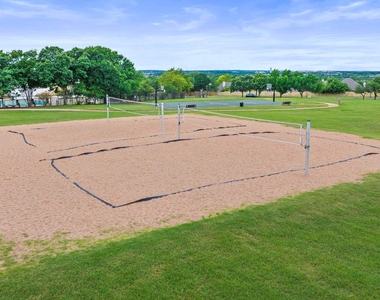 9424 Castle Pines Dr - Photo Thumbnail 29