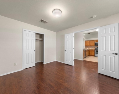 9424 Castle Pines Dr - Photo Thumbnail 5