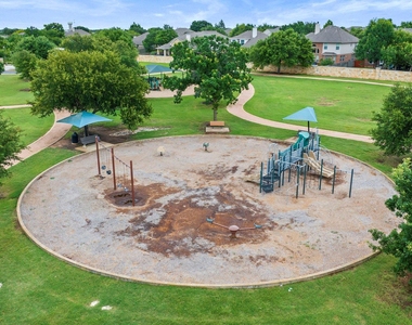 9424 Castle Pines Dr - Photo Thumbnail 31