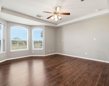 904 Winding Creek Pl - Photo Thumbnail 1
