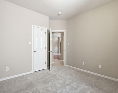 904 Winding Creek Pl - Photo Thumbnail 23