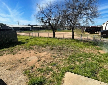 212 Aster St - Photo Thumbnail 9