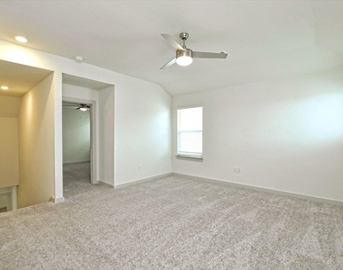 204 Merrick Rd - Photo Thumbnail 23
