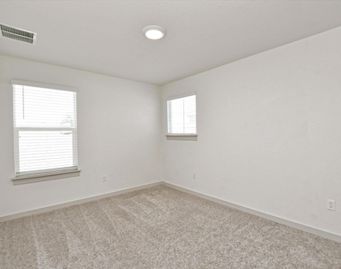 204 Merrick Rd - Photo Thumbnail 26