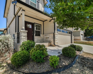 204 Merrick Rd - Photo Thumbnail 4