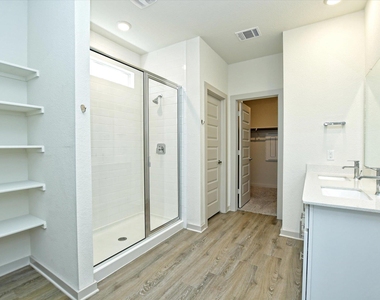 204 Merrick Rd - Photo Thumbnail 18