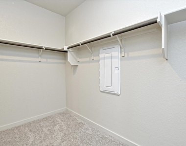 204 Merrick Rd - Photo Thumbnail 20