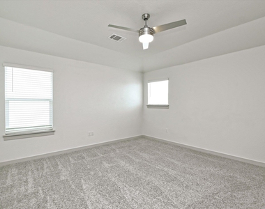 204 Merrick Rd - Photo Thumbnail 22