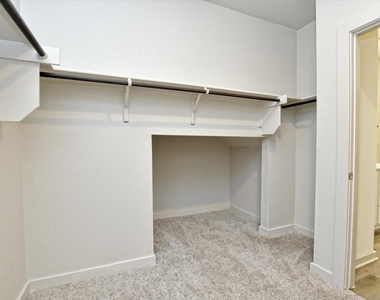 204 Merrick Rd - Photo Thumbnail 21
