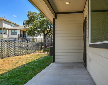 204 Merrick Rd - Photo Thumbnail 28