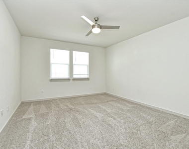 204 Merrick Rd - Photo Thumbnail 16