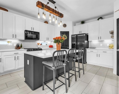 2844 Mission Tejas Dr - Photo Thumbnail 6