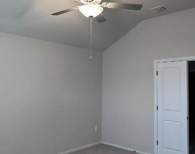 135 Smokebush Trl - Photo Thumbnail 6