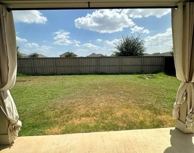 135 Smokebush Trl - Photo Thumbnail 14