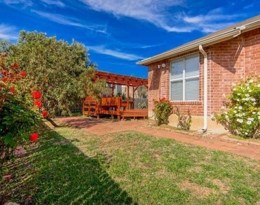 1020 Skylark Hill Ln - Photo Thumbnail 23