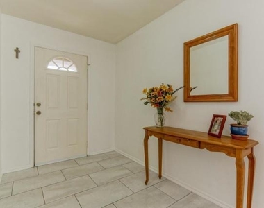 1020 Skylark Hill Ln - Photo Thumbnail 2