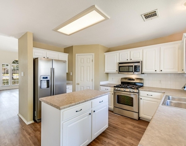 14440 Lilley Brook Cv - Photo Thumbnail 7