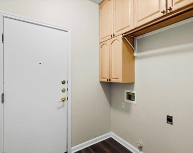 3112 Burks Ln - Photo Thumbnail 13