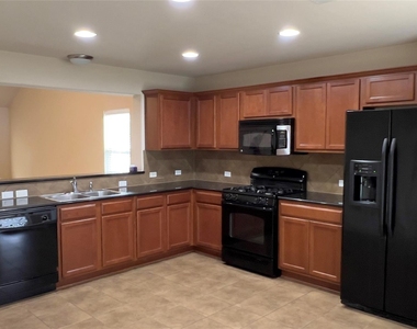 357 Nottingham Loop - Photo Thumbnail 1
