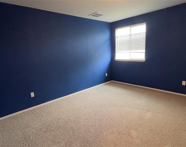 357 Nottingham Loop - Photo Thumbnail 11