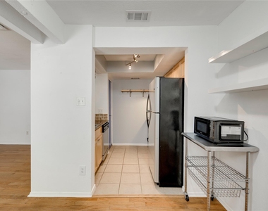 3627 Manchaca Rd - Photo Thumbnail 10