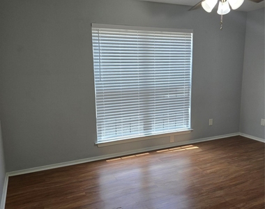 1106 Fauntleroy Trl - Photo Thumbnail 19