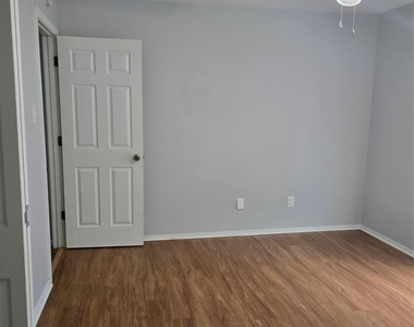 1106 Fauntleroy Trl - Photo Thumbnail 23