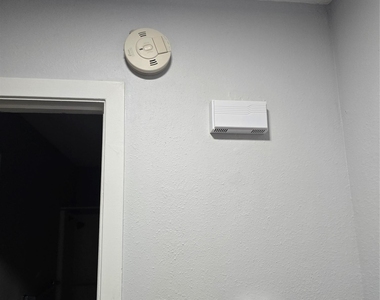 1106 Fauntleroy Trl - Photo Thumbnail 14