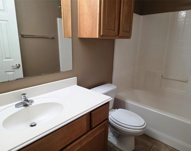 305 Holleman Dr E - Photo Thumbnail 22