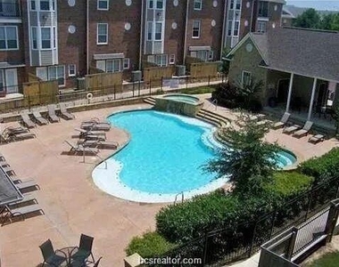 305 Holleman Dr E - Photo Thumbnail 36