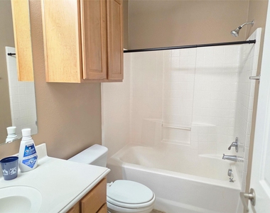 305 Holleman Dr E - Photo Thumbnail 16