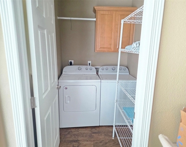 305 Holleman Dr E - Photo Thumbnail 7
