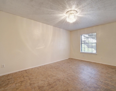 10509 Doering Ln - Photo Thumbnail 19