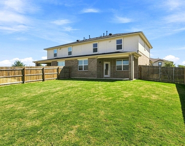 429 Brody Ln - Photo Thumbnail 5