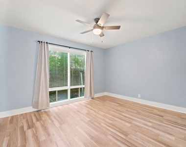 5332 Balcones Dr - Photo Thumbnail 12