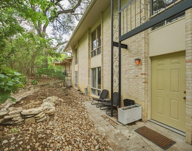 5332 Balcones Dr - Photo Thumbnail 14