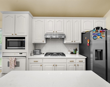 6006 Barletta Dr - Photo Thumbnail 9