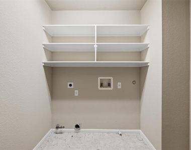6600 Convict Hill Rd - Photo Thumbnail 17