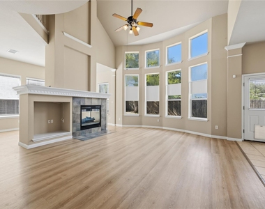 6600 Convict Hill Rd - Photo Thumbnail 3