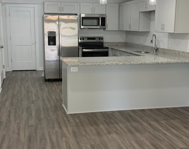 201 Bradford Drive - Photo Thumbnail 2