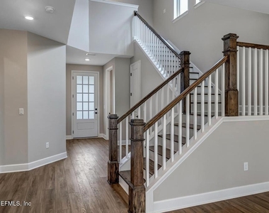428 Settlers Landing Drive - Photo Thumbnail 2