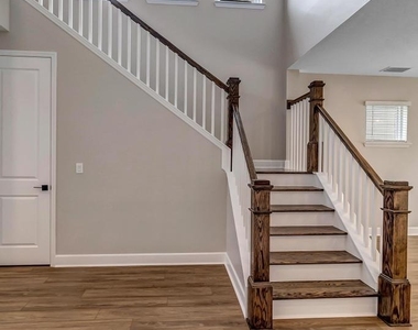 428 Settlers Landing Drive - Photo Thumbnail 3