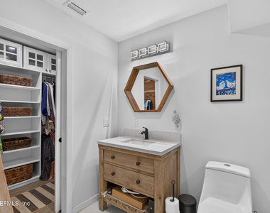 202 Vista Lagoon Court - Photo Thumbnail 21