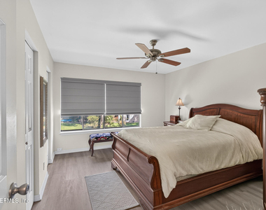 202 Vista Lagoon Court - Photo Thumbnail 37
