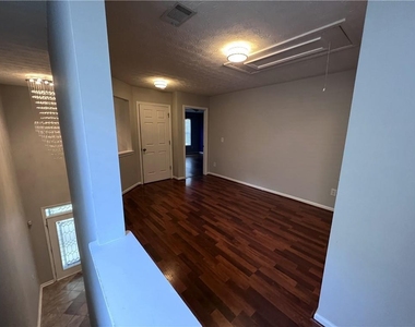 4234 Windale Drive - Photo Thumbnail 9