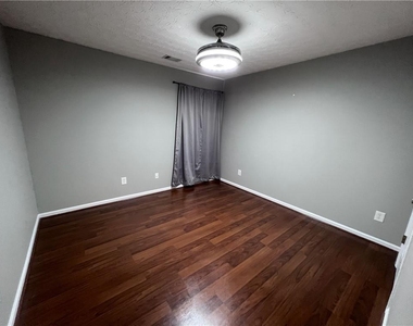 4234 Windale Drive - Photo Thumbnail 8