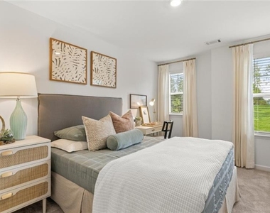 2084 Pecan Drive - Photo Thumbnail 14