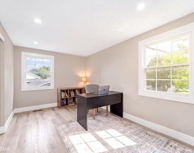 1111 Plum Grove Circle - Photo Thumbnail 31