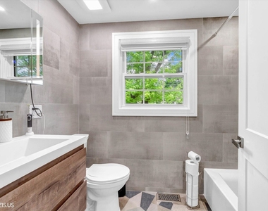 1111 Plum Grove Circle - Photo Thumbnail 27
