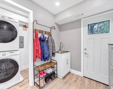 1111 Plum Grove Circle - Photo Thumbnail 18